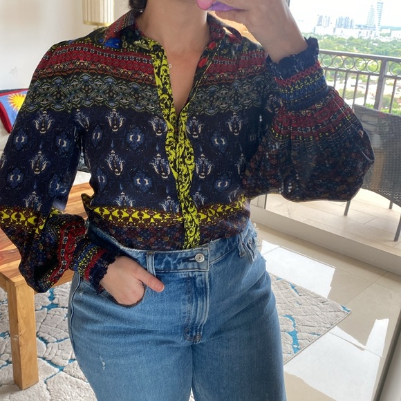 Alice + Olivia WILLA BLOUSON SLEEVE TOP - Picture 4 of 7